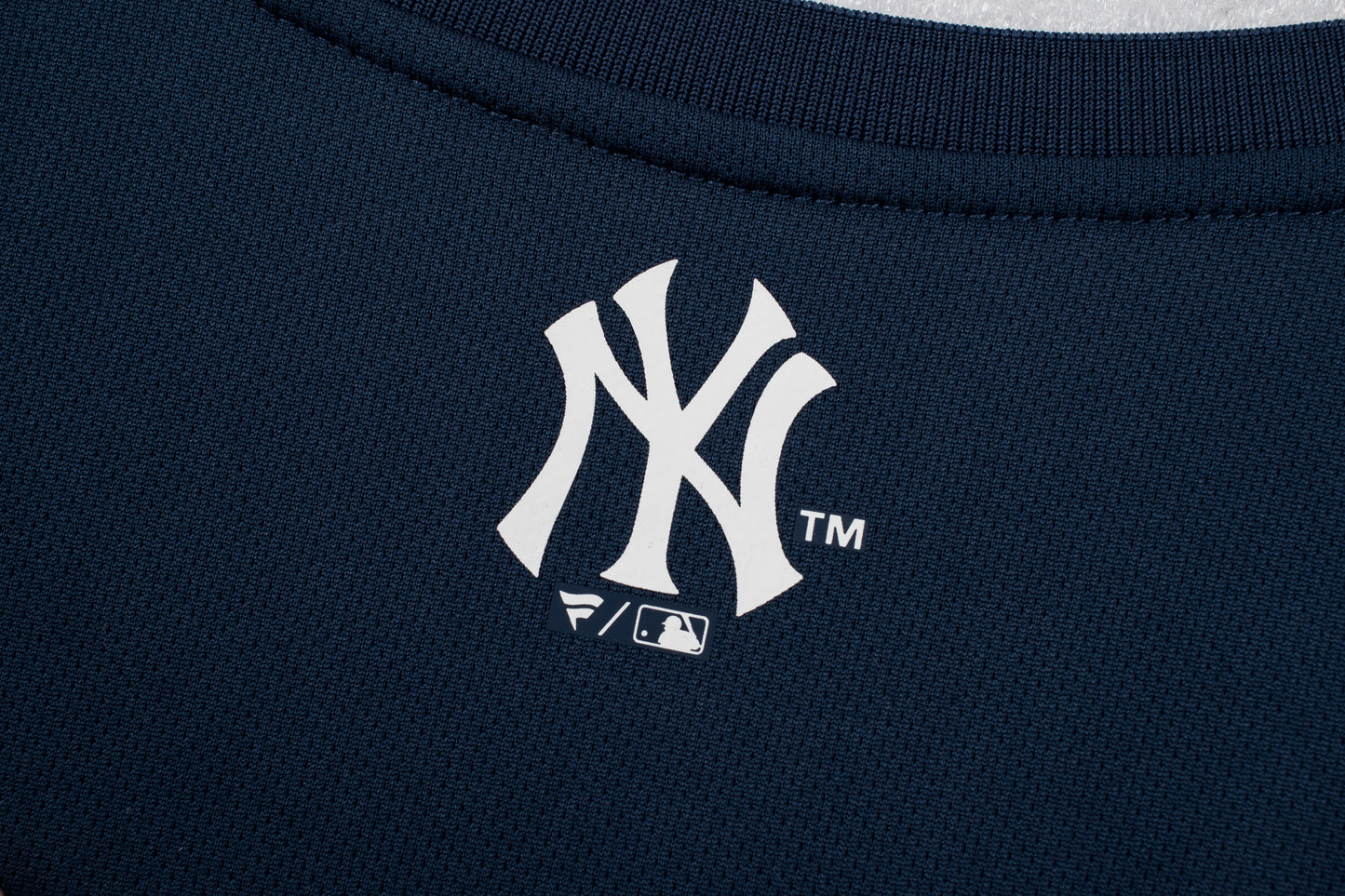 Polera Mc MLB Yankees Costo Boxy Crop Top Mesh Azul