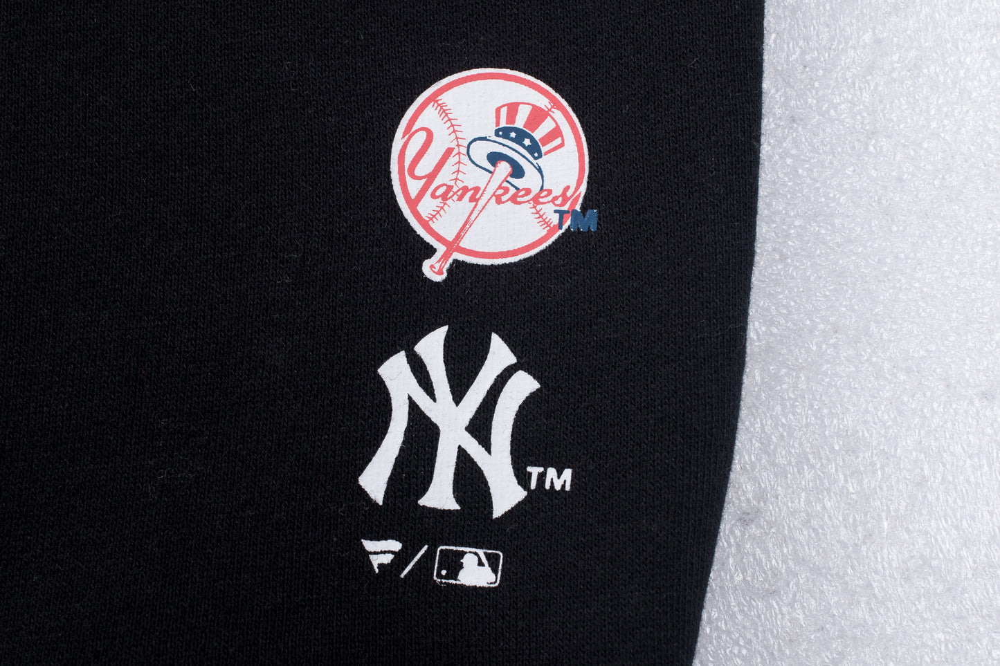 Poleron Crew MLB Yankees Front Wordmark Print Loose Fit Negro