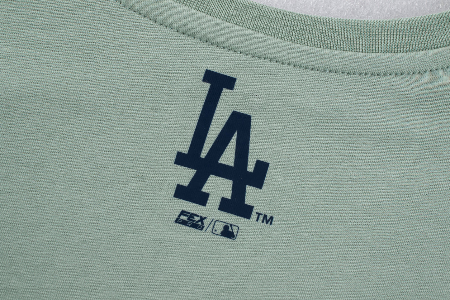Polera Mc MLB Dodgers Front Animal Print Loose Fit Verde