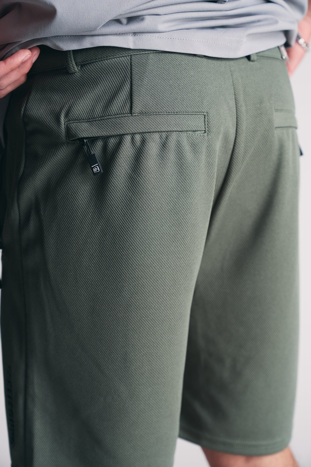 Short Bermuda Jogger Liso Comfort Gris Gangster