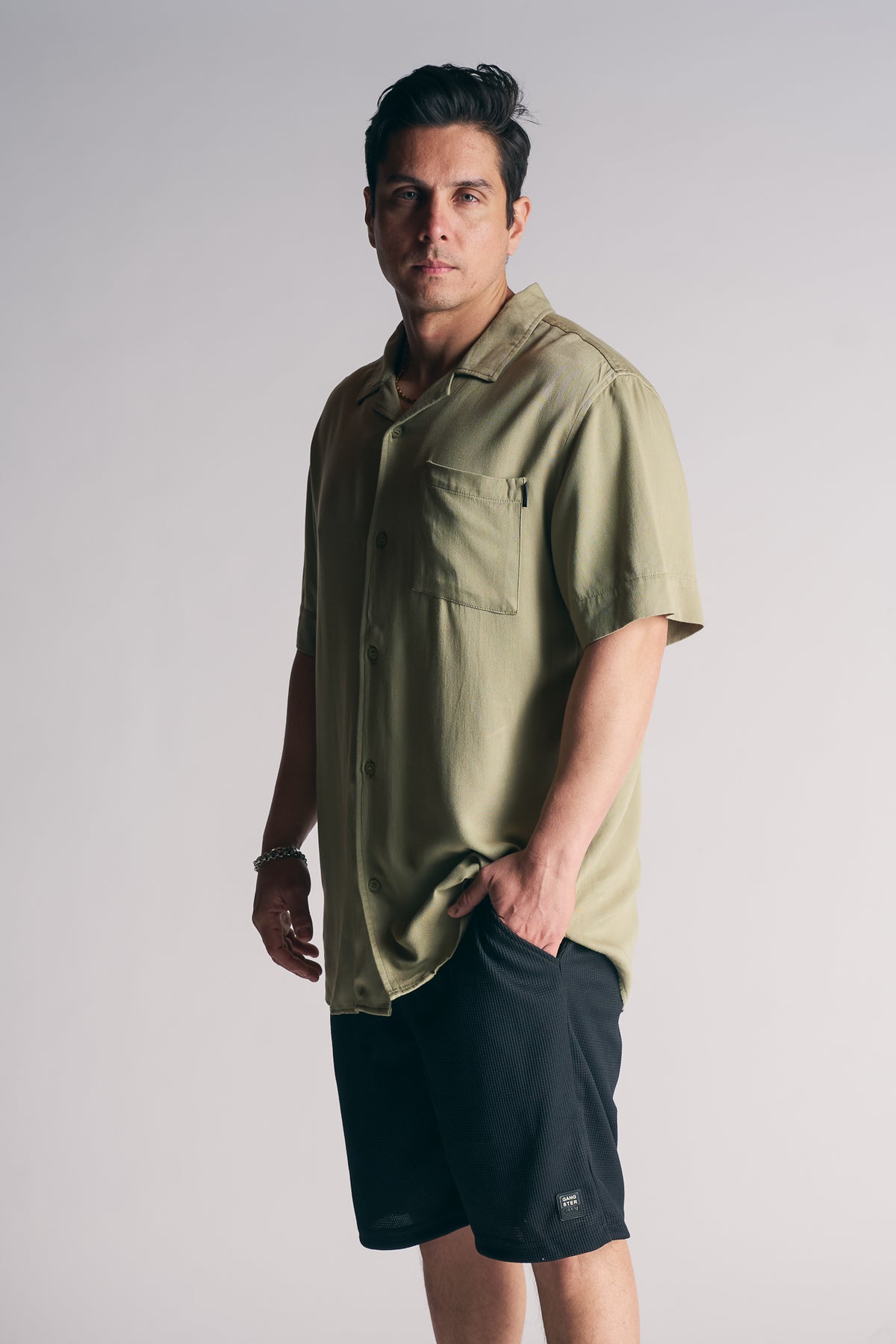 Short Bermuda Jogger Liso Loose Negro Gangster